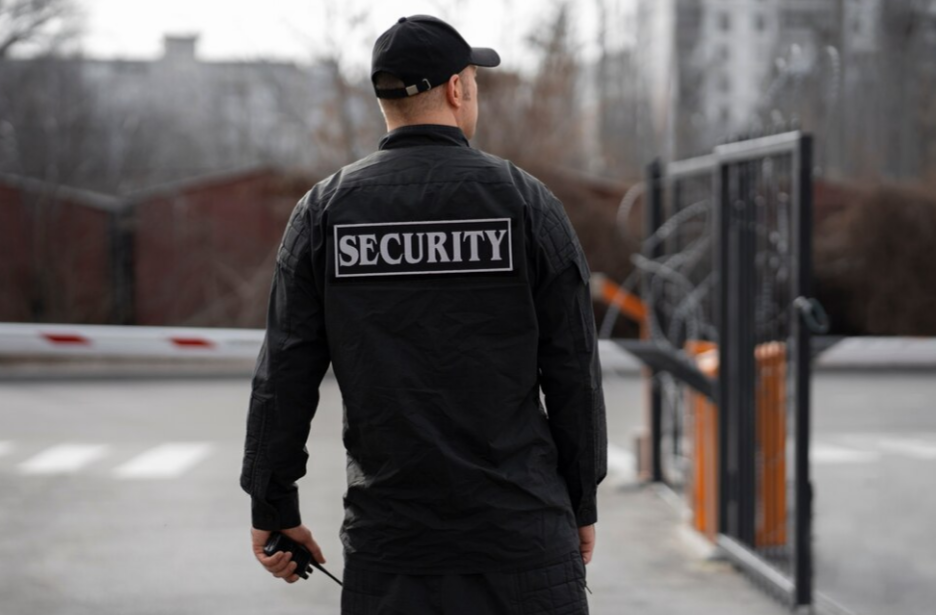 https://vmlfacilitymanagement.com/wp-content/uploads/2024/03/security-gurad.png